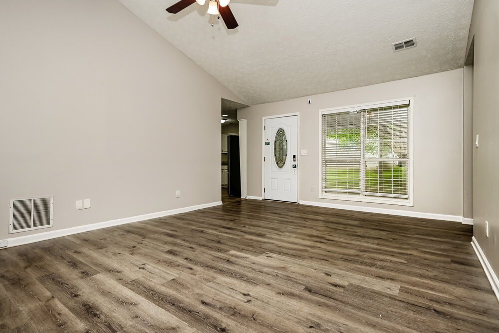 3-Bed Rental on 110 Gingerbread Place photo 3