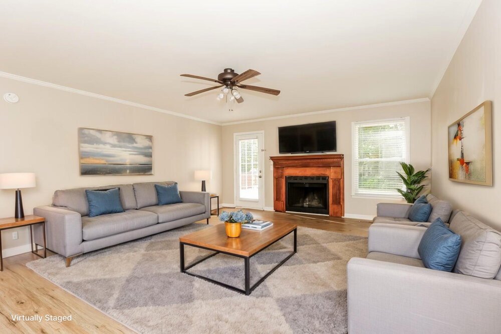 3-Bed Rental on 2409 Racquet Club photo 3