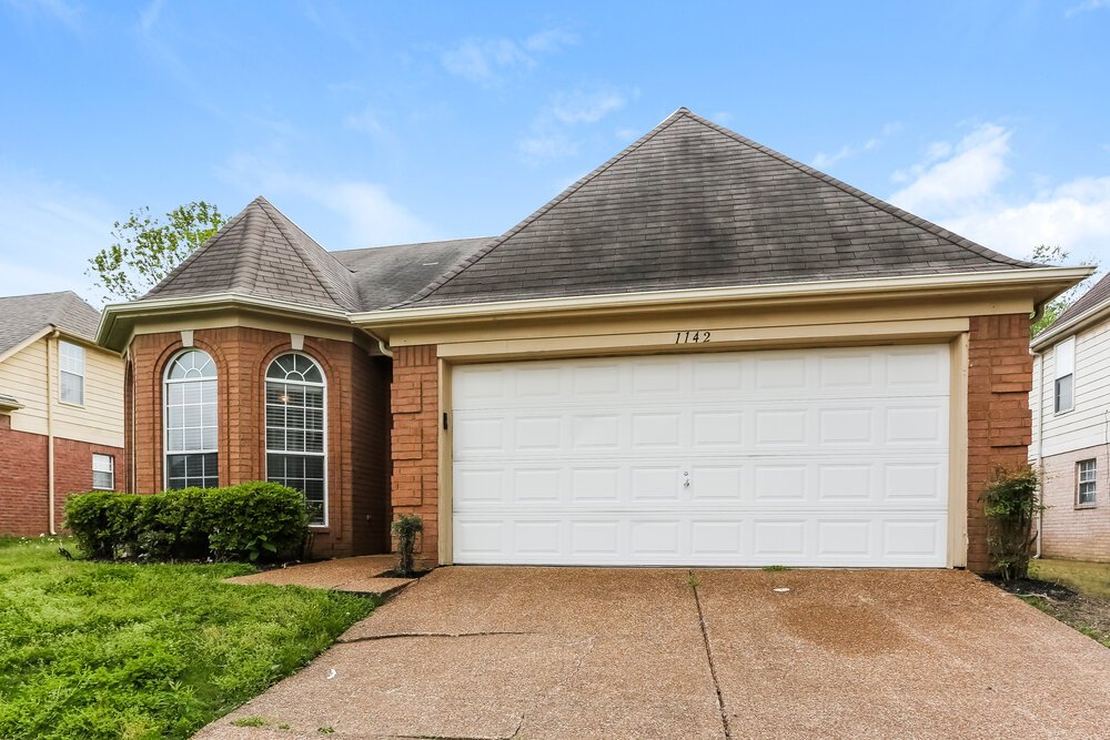 3-Bed Rental on 1142 Red Fern photo 3