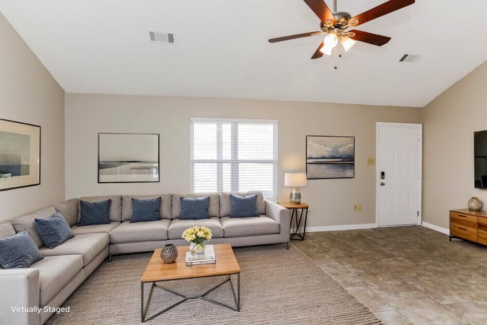 3-Bed Rental on 5305 N Oak photo 3