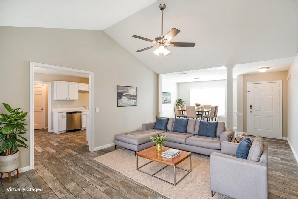 3-Bed Rental on 1312 S Hampton photo 3