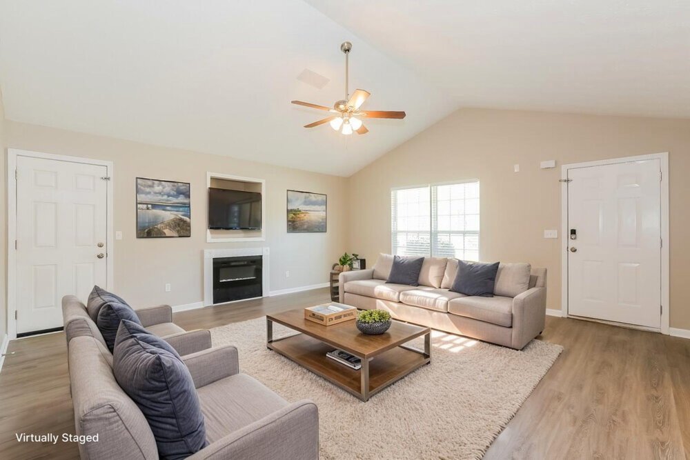 4-Bed Rental on 1052 Navaho Trl photo 3