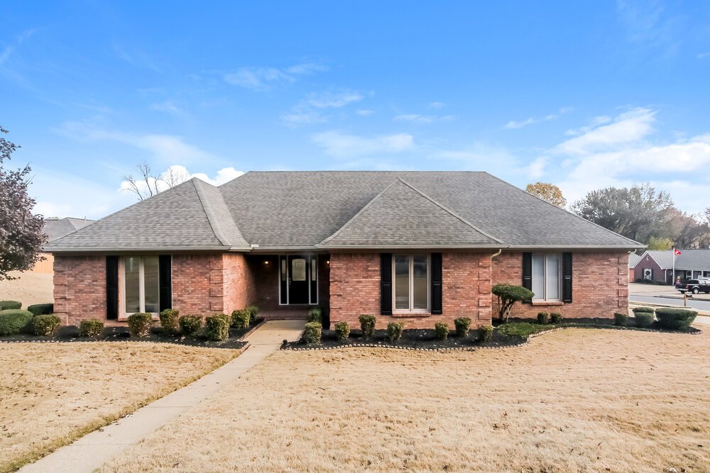 3-Bed Rental on 6404 Evergreen Dr photo 3