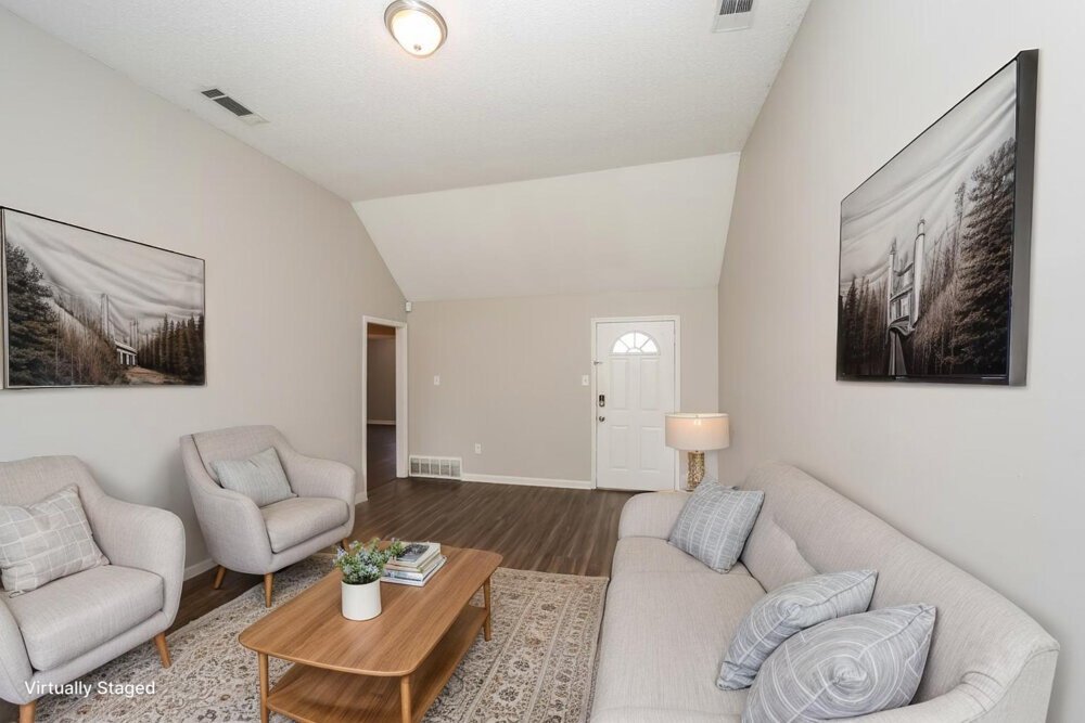 3-Bed Rental on 7571 Spring Morning photo 3