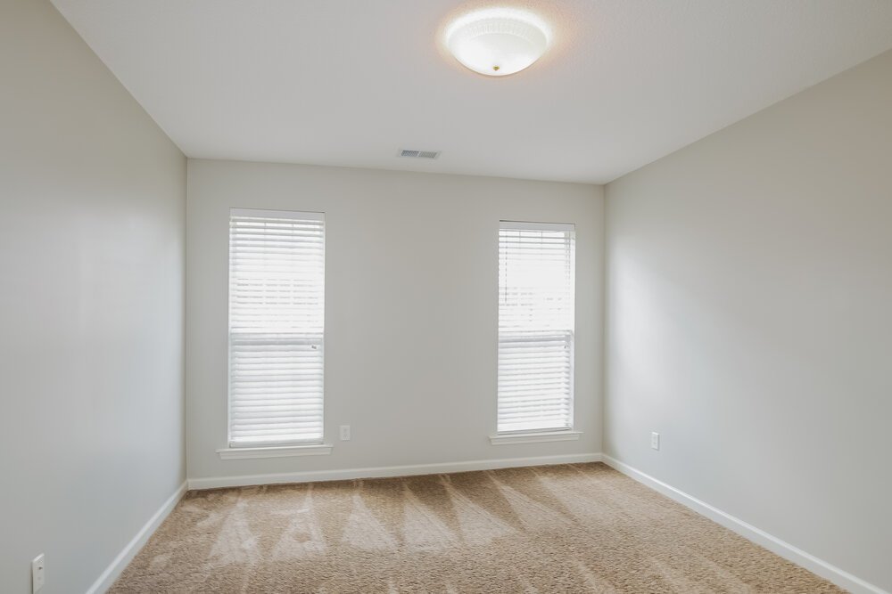 4-Bed Rental on 5451 Evening Mist photo 4