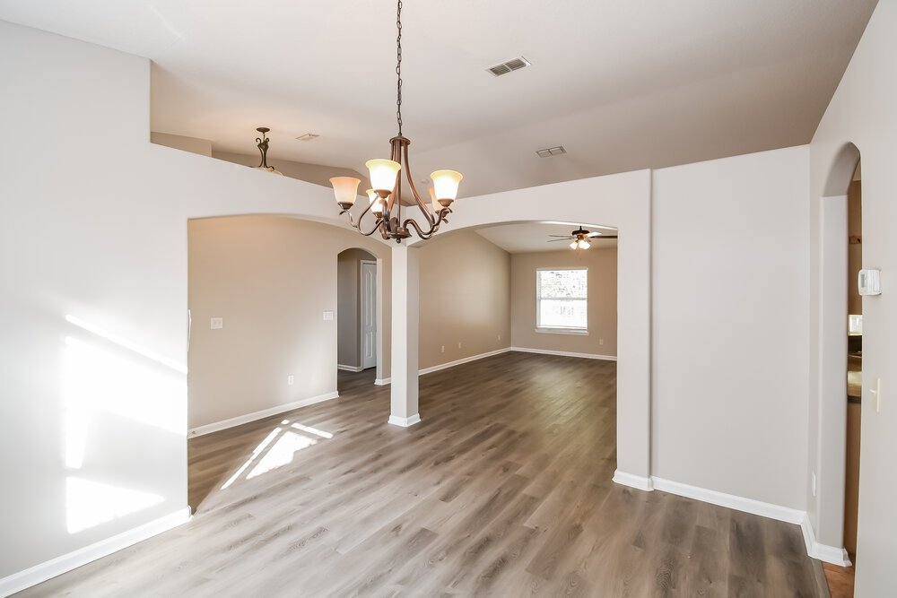 3-Bed Rental on 1299 Summit Oaks photo 4