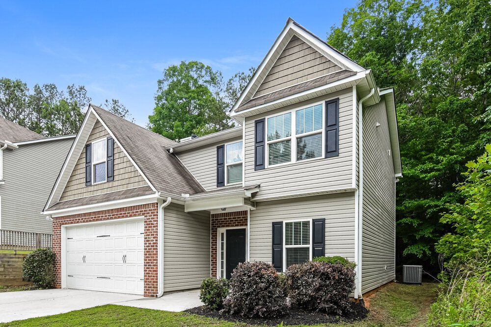 4-Bed Rental on 466 Fieldcrest Drive photo 4