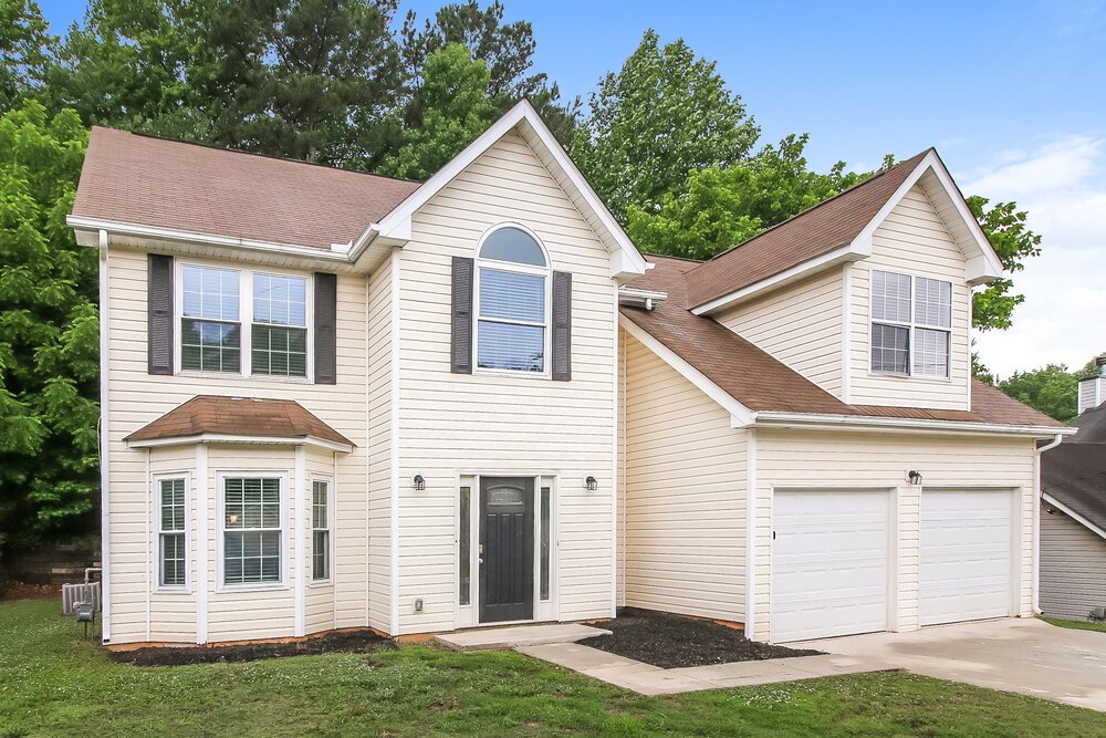 4-Bed Rental on 7210 Mahogany Dr photo 4