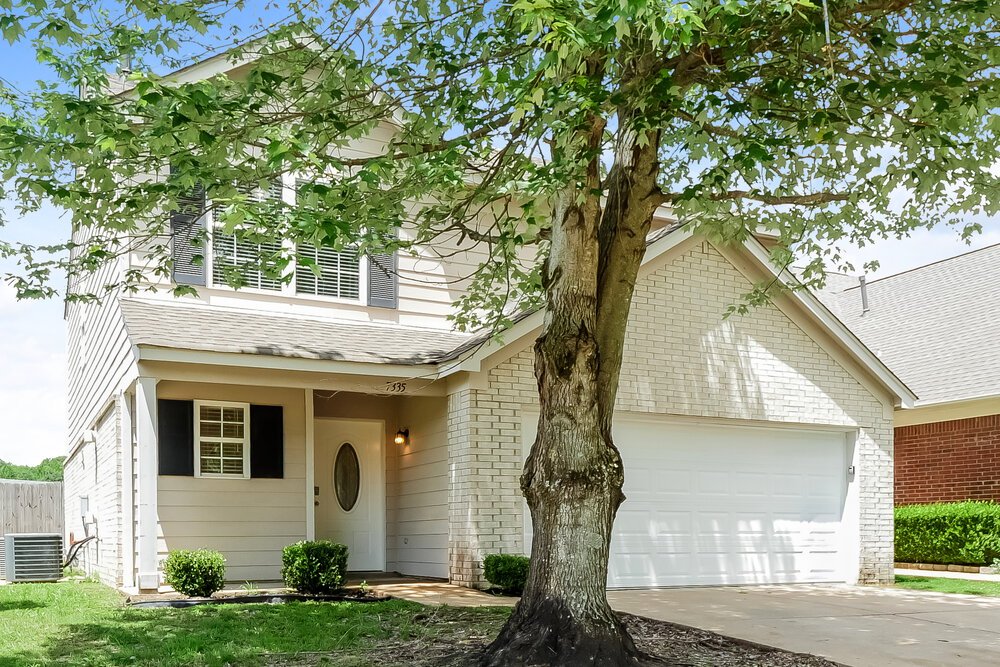 3-Bed Rental on 7335 Red Maple photo 4