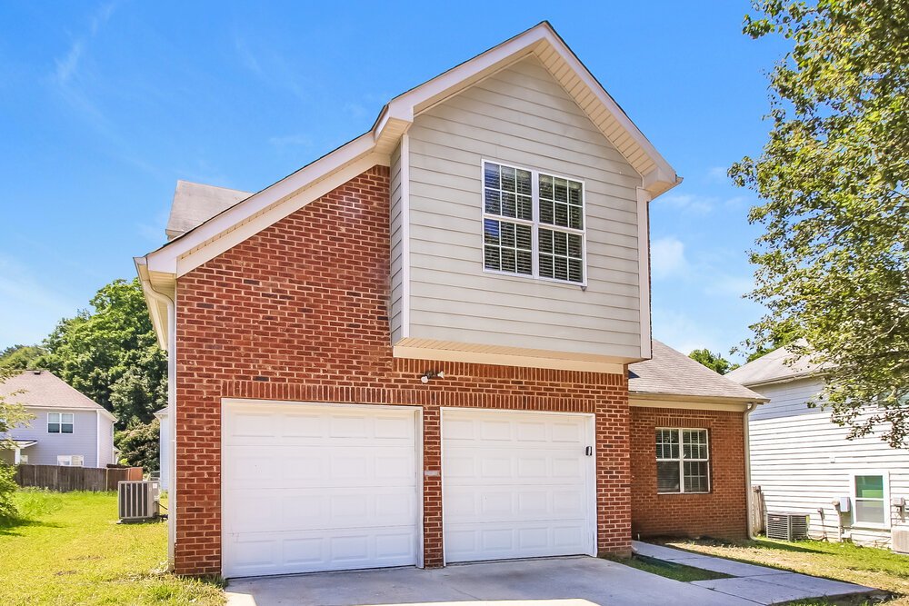 3-Bed Rental on 3505 Creekview Dr photo 4