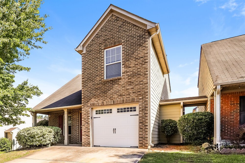 3-Bed Rental on 214 Ben Ln photo 4