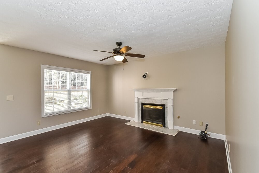 4-Bed Rental on 2091 Samantha Cir photo 4