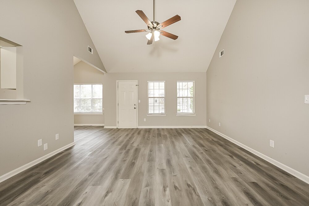 3-Bed Rental on 104 Nanci Ct photo 4