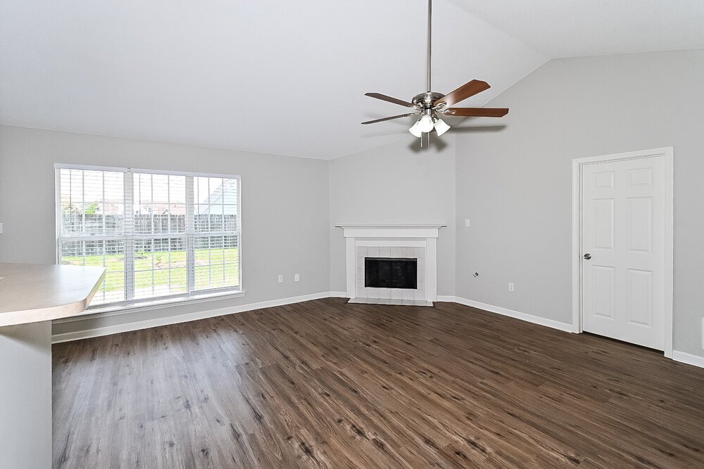 3-Bed Rental on 6620 Tealwood Dr photo 4