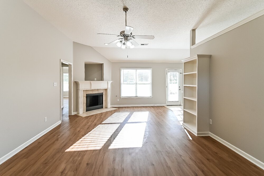 3-Bed Rental on 6480 Cheyenne Dr photo 4
