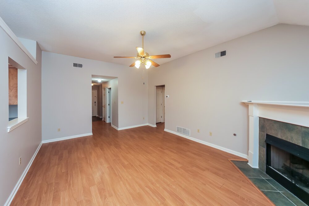 3-Bed Rental on 8243 Cross Point photo 4