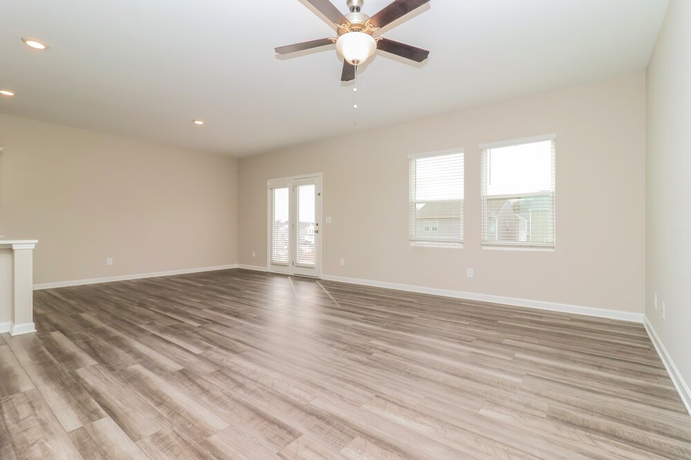 5-Bed Rental on 506 Knightsbridge Lane photo 4