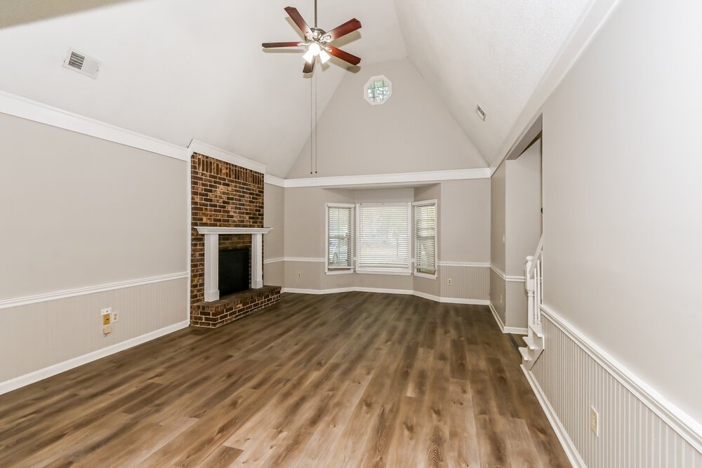 4-Bed Rental on 861 White Pine photo 4
