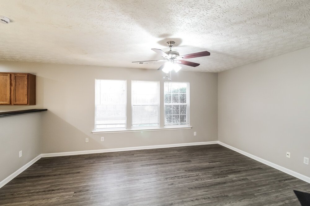4-Bed Rental on 1247 Matt Moore photo 4