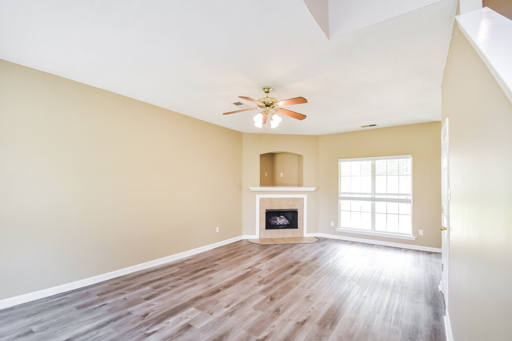 3-Bed Rental on 4599 Tulip Bend photo 4