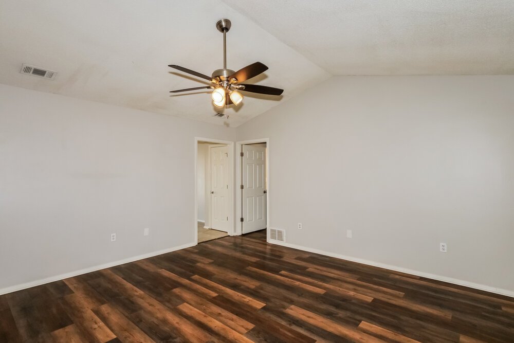 3-Bed Rental on 10326 Curtis Drive photo 4