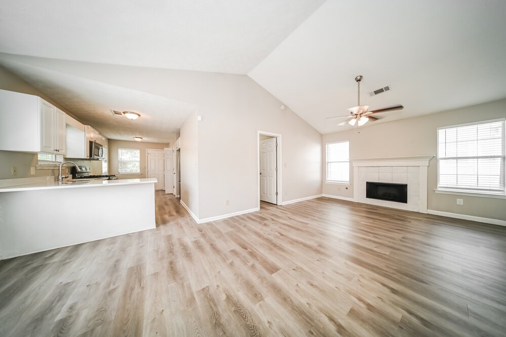 3-Bed Rental on 204 Adam Cir photo 4