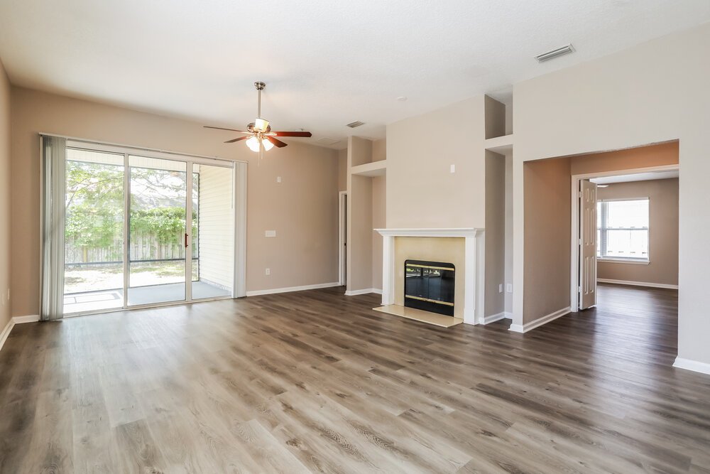4-Bed Rental on 1306 Ardmore St photo 4