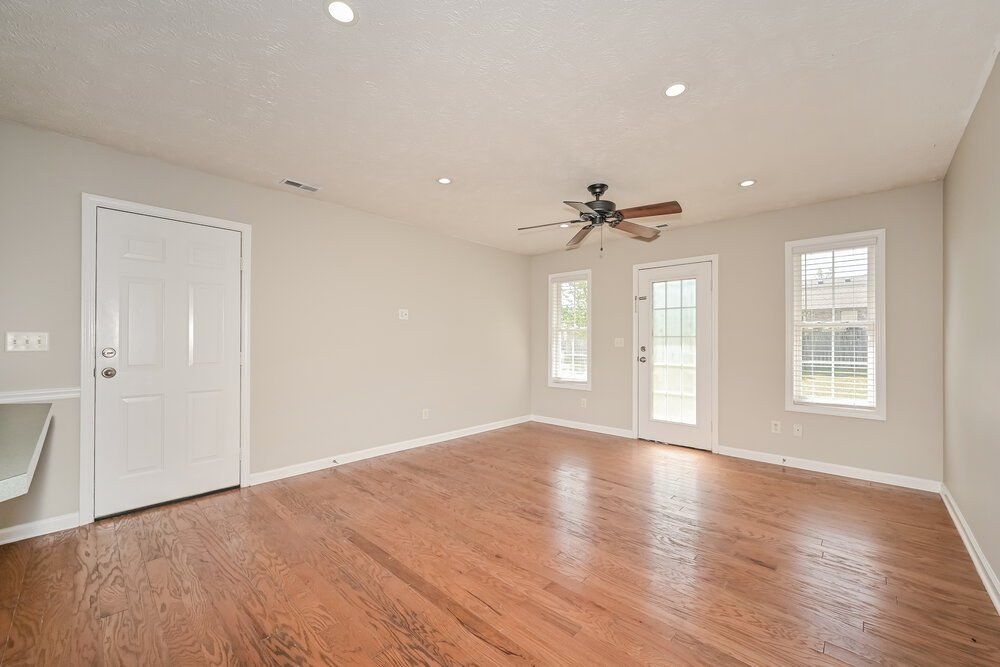 3-Bed Rental on 10007 Nevada Ave photo 4