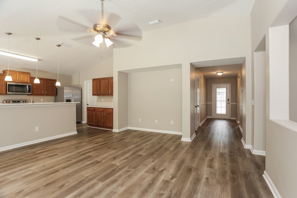 3-Bed Rental on 392 Bostwick Cir photo 4