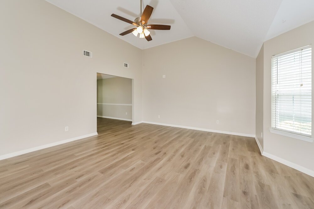 3-Bed Rental on 4710 Millenium View photo 4