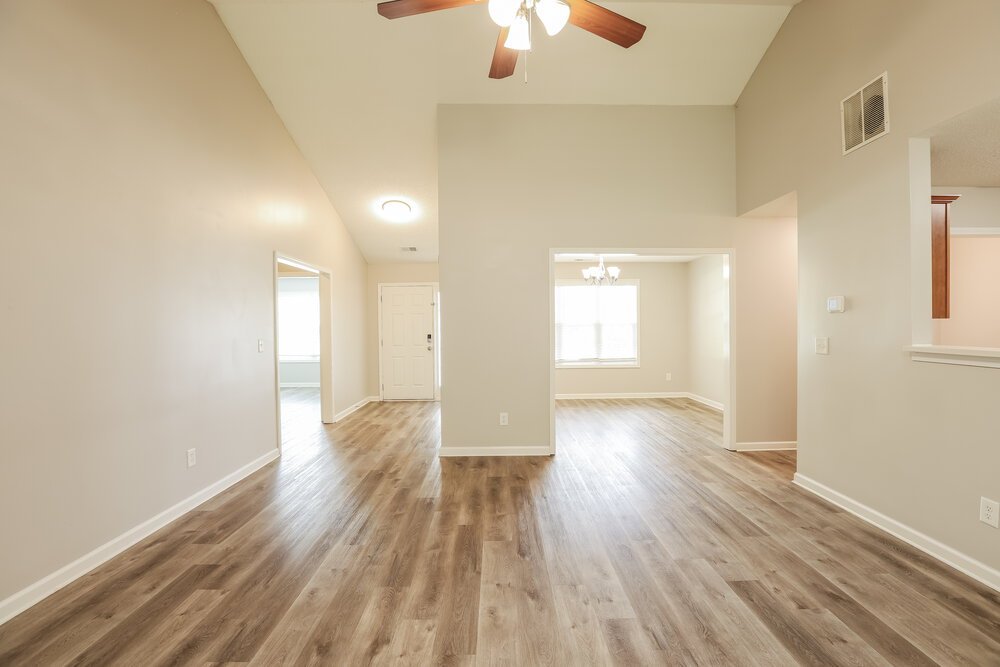 3-Bed Rental on 225 Comet Ct photo 4
