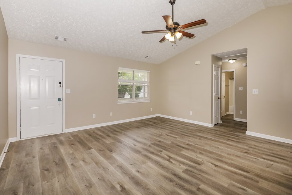 3-Bed Rental on 248 Fern Ct photo 4