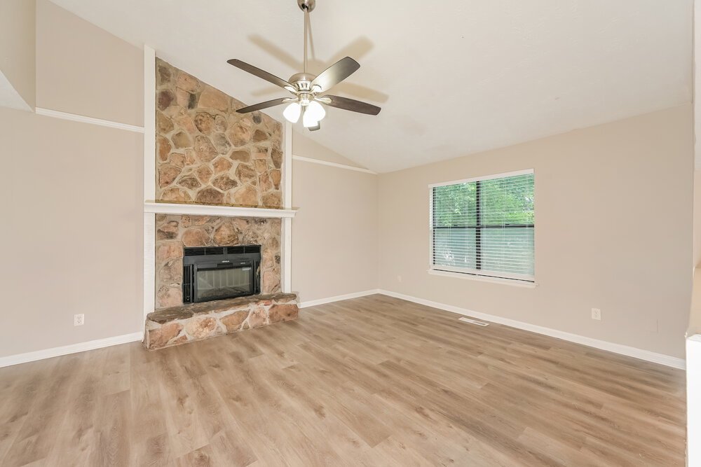 4-Bed Rental on 3824 Princess Ct photo 4