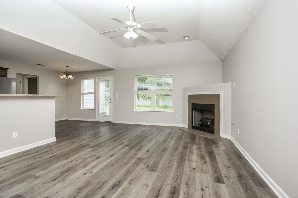 4-Bed Rental on 8347 Wild Dune photo 4
