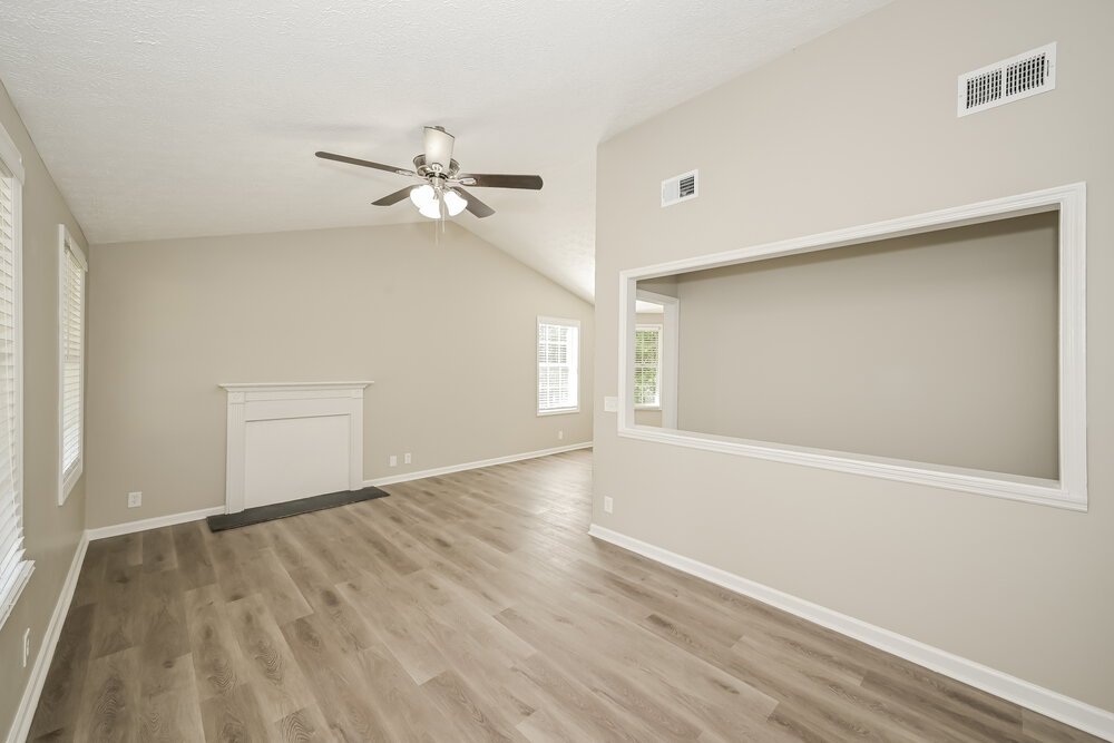 3-Bed Rental on 1204 Cedarhill Dr photo 4