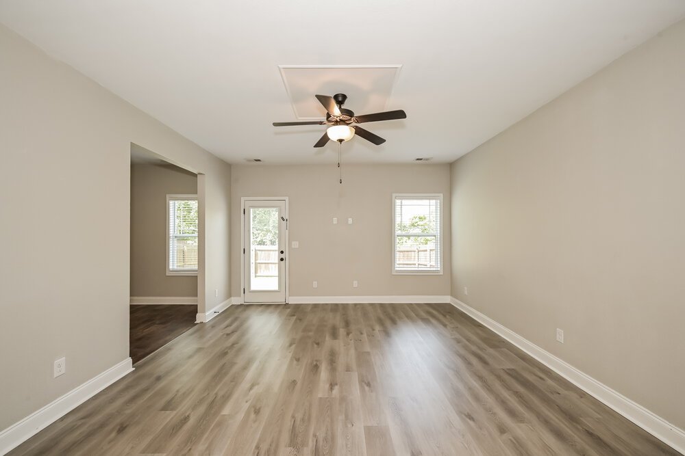 4-Bed Rental on 1217 Catawba Way photo 4