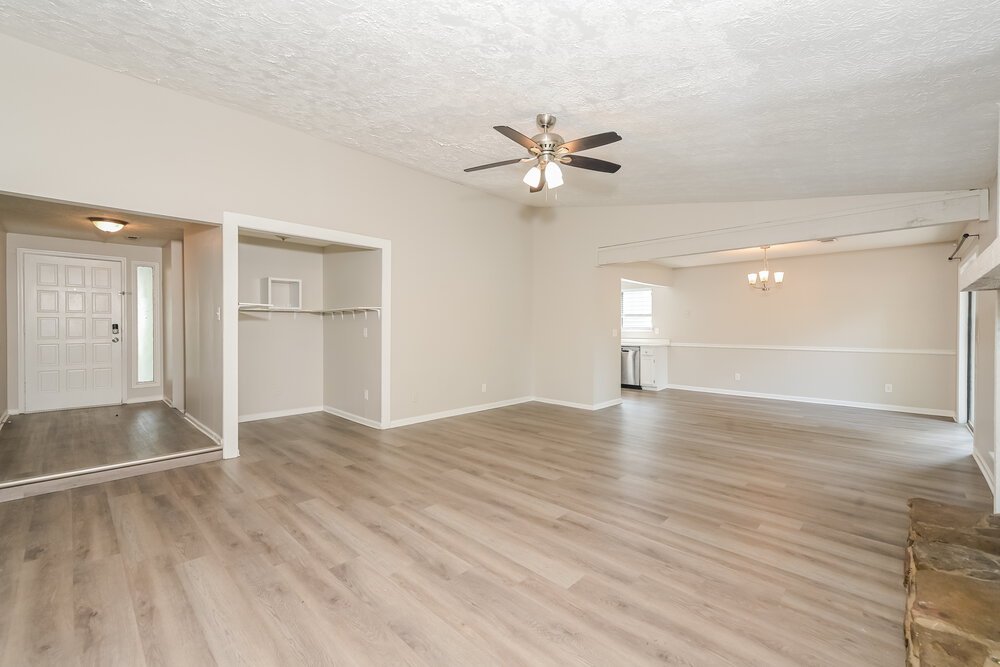 3-Bed Rental on 5177 Aberdeen Ct photo 4
