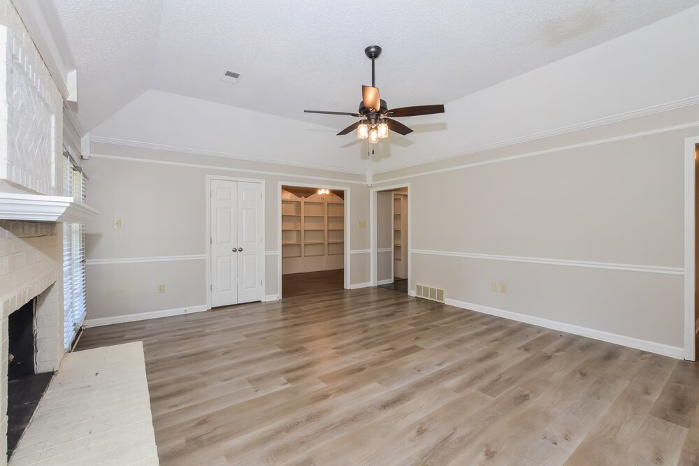 3-Bed Rental on 6641 Bright Star photo 4
