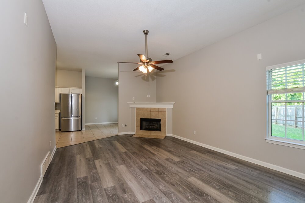 3-Bed Rental on 8280 Dexter Ridge photo 4