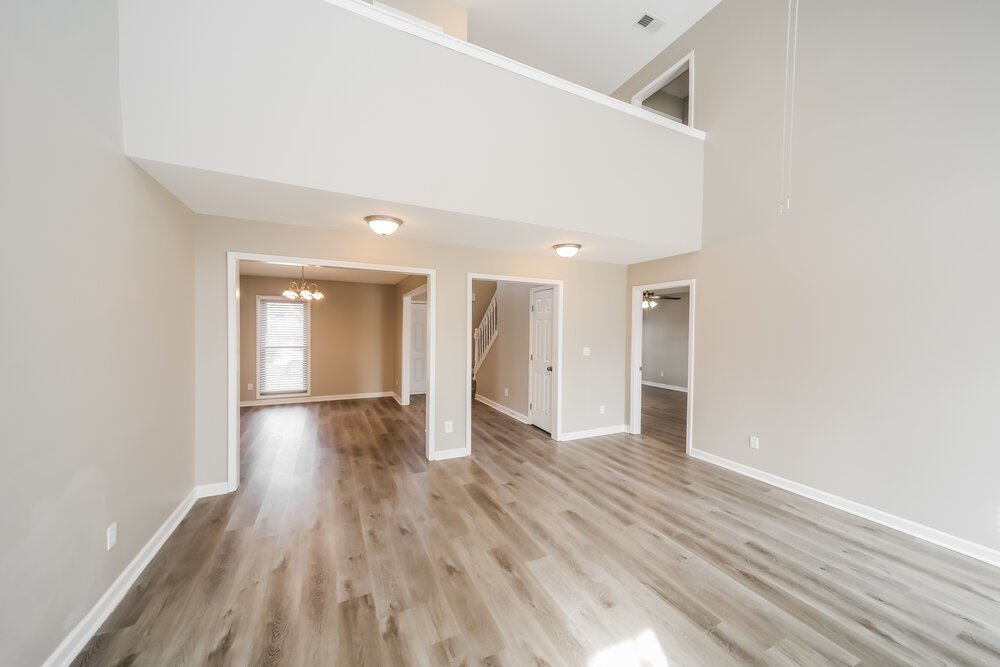 5-Bed Rental on 9347 Helmsley Dr photo 4