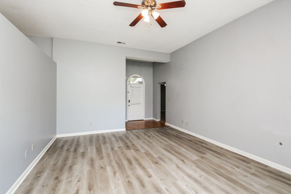 3-Bed Rental on 11203 Cashmere Wood photo 4