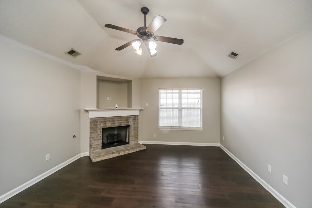 3-Bed Rental on 1719 Brentford Cv photo 4