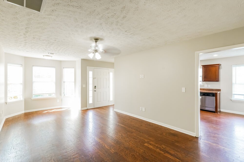 3-Bed Rental on 1428 Sprucedale Dr photo 4