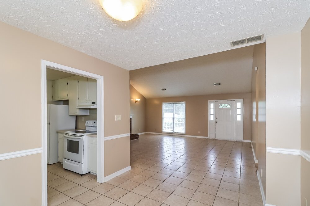 3-Bed Rental on 3935 Willowmeade Drive photo 4