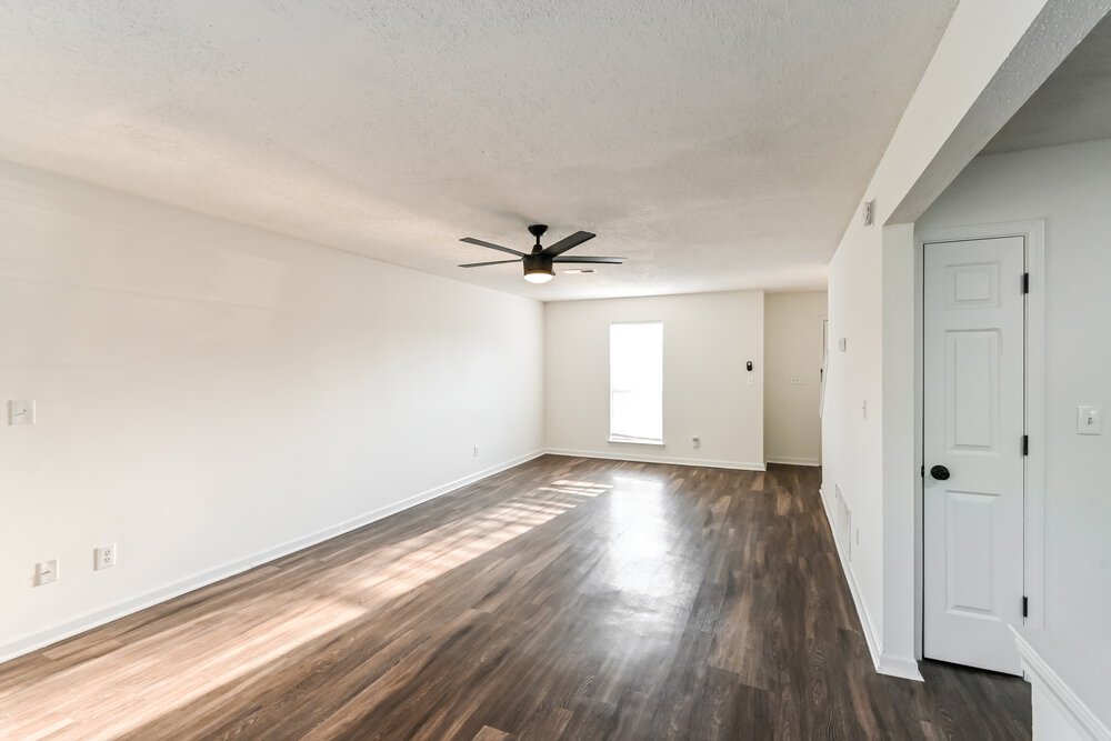 3-Bed Rental on 7159 Creekside Dr photo 4