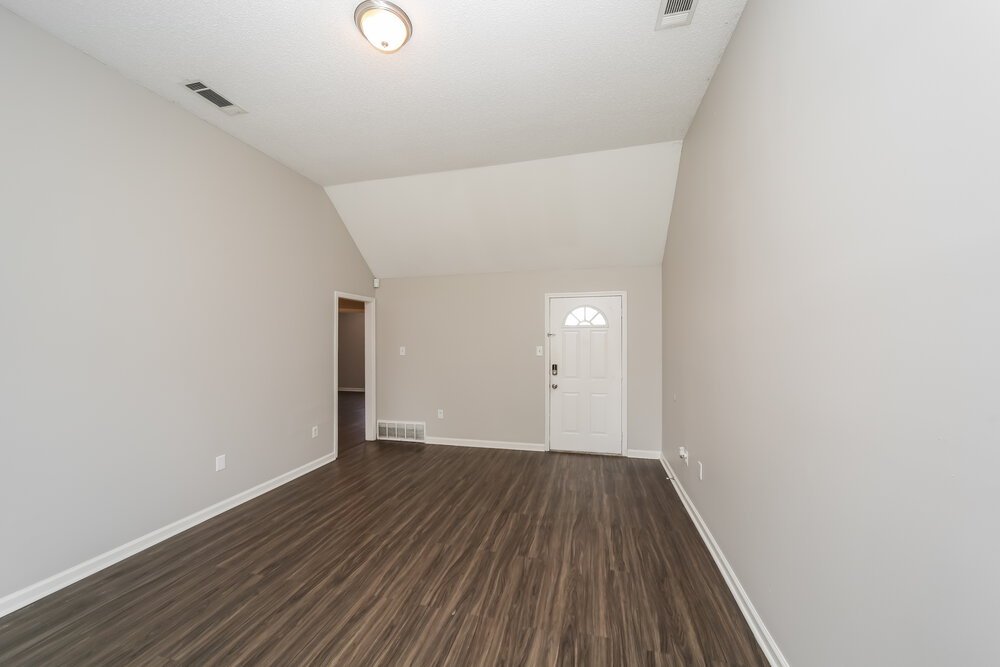3-Bed Rental on 7571 Spring Morning photo 4