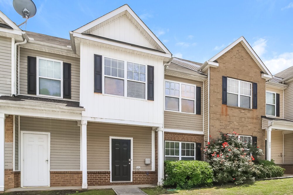 3-Bed Rental on 2285 Bigwood Trl photo 4