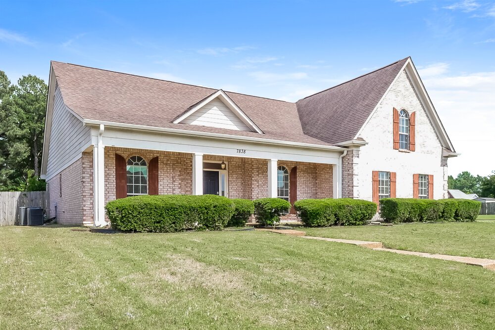 4-Bed Rental on 7838 Alexanders Crossing photo 4