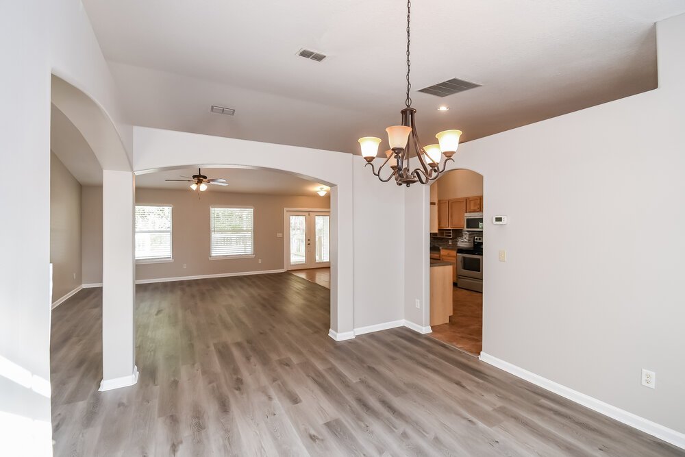 3-Bed Rental on 1299 Summit Oaks photo 5