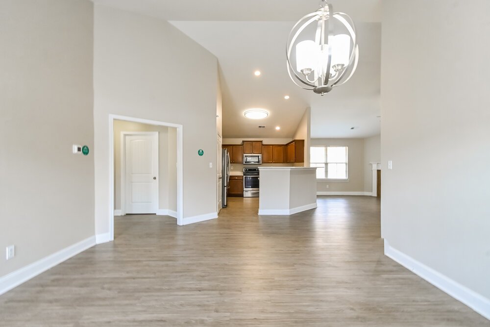 3-Bed Rental on 2932 S Hartland photo 5